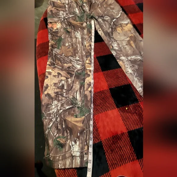 Under Armour Women's Realtree camouflage hunting pants size 8 - Picture 10 of 12